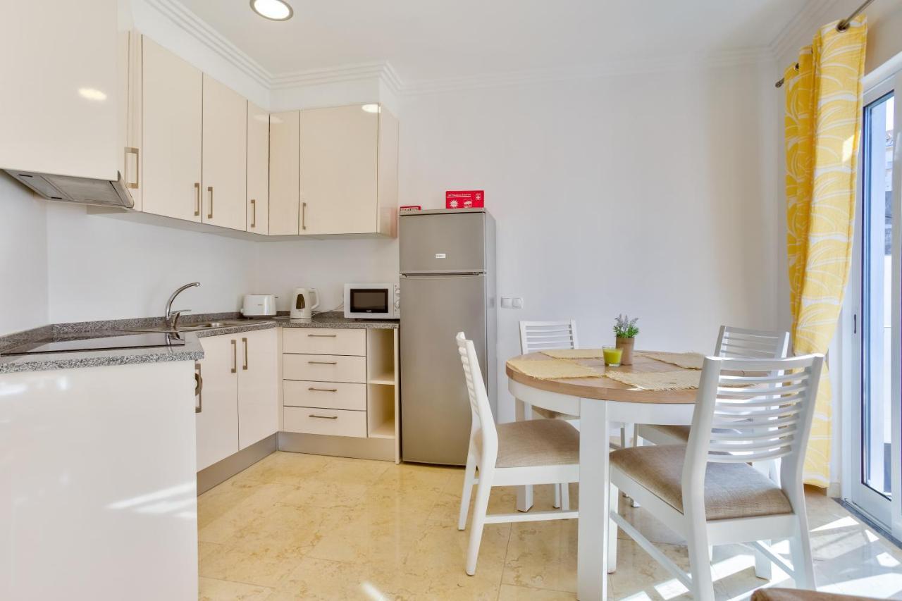 Casa Sunset - Beautiful Apartments In The Centre Of Alvor With Roof Terrace Exterior photo